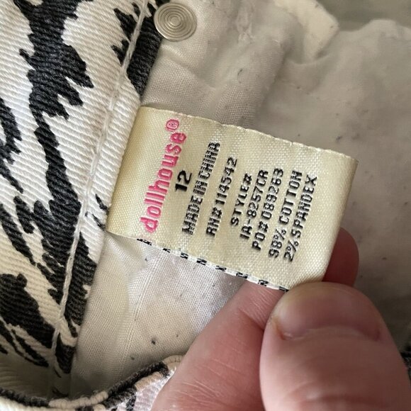 Dollhouse Women 12 Black White Aztec Printed Denim High Rise Cutoff Jean Shorts - Picture 8 of 9